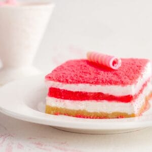 Red Velvet Cheese Cakes